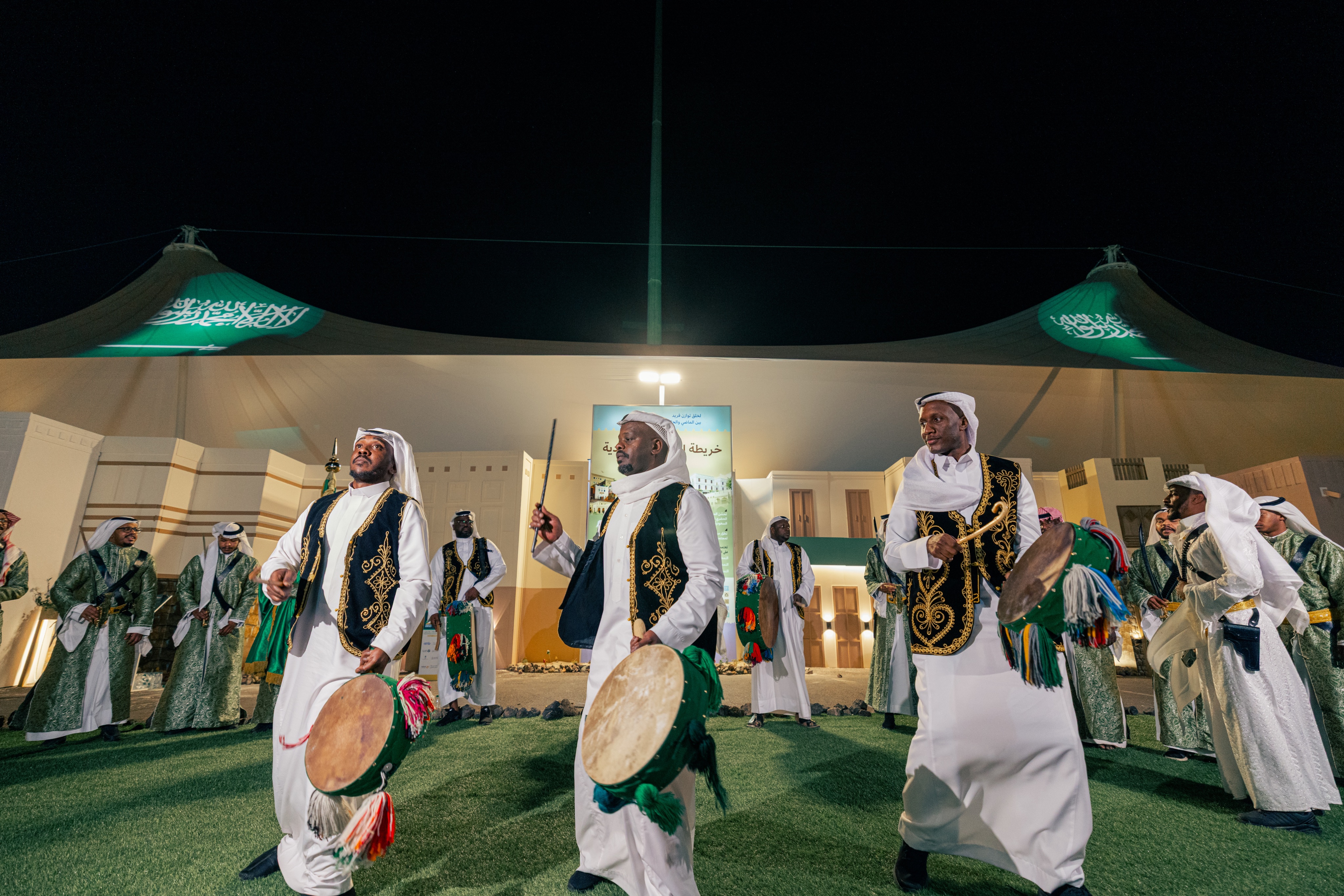 العرضة السعودية.. في مهرجان الثقافات والشعوب الثالث عشر